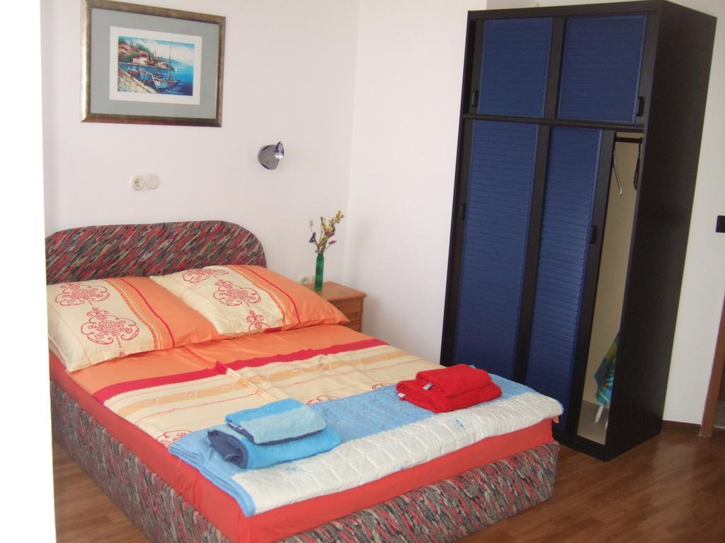 Apartments Bibijana Pakoštane Habitación foto